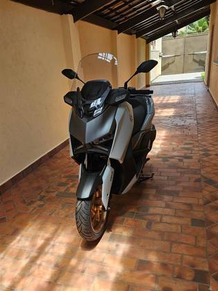 YAMAHA XMAX 300 CONNECTED ABS 